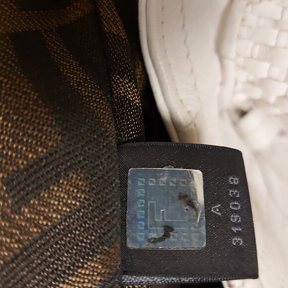 Fendi Spy Bag in White Leather - Picture 13 of 14